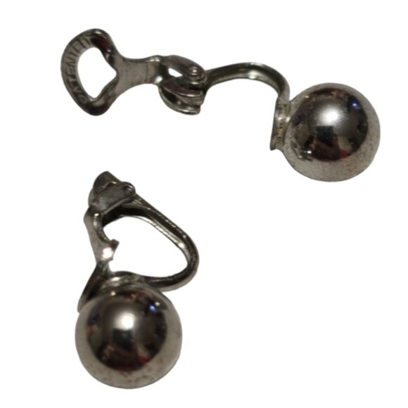Vintage Silver Tone Clip On Earrings L11 - Picture 1 of 1